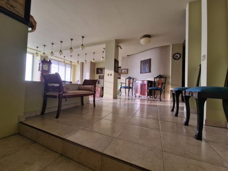 Vila zona Sub Arini!!