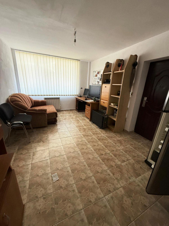 Studio zona Calea Poplaci!