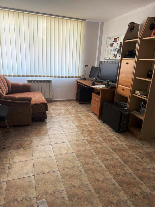 Studio zona Calea Poplaci!