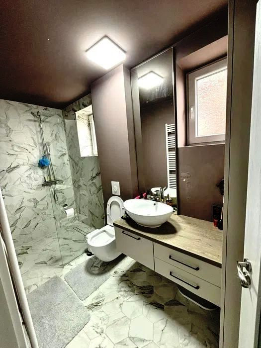 Casă tip dulex de vânzare zona Centrală!!
