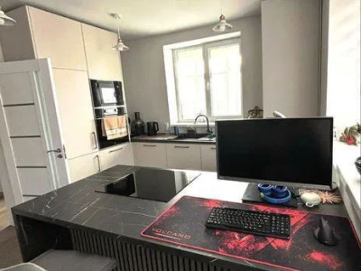 Casă tip dulex de vânzare zona Centrală!!