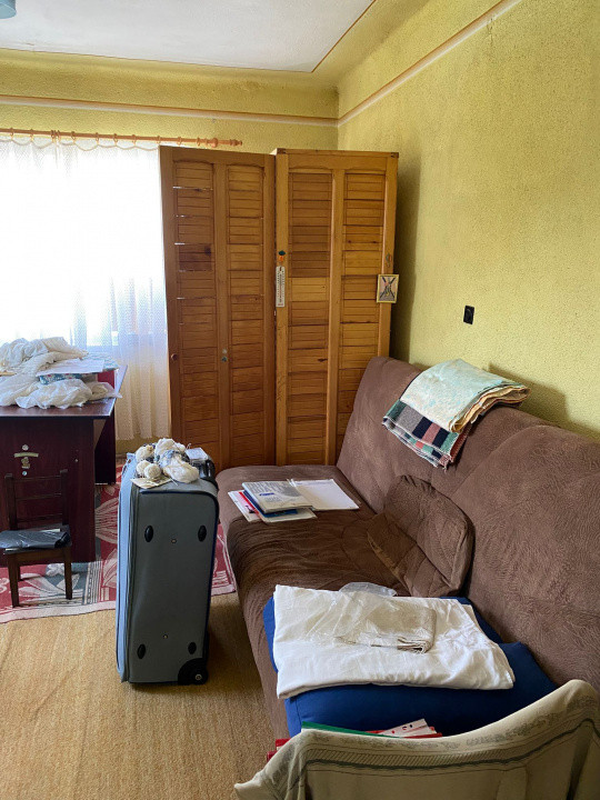 Casa compusă din  2 camere, zona Nucet!