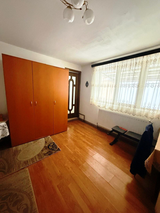 Casa individuală , Gusterița la  2 strazi !!